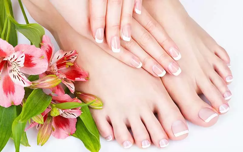 MANICURE PEDICURE COMBO